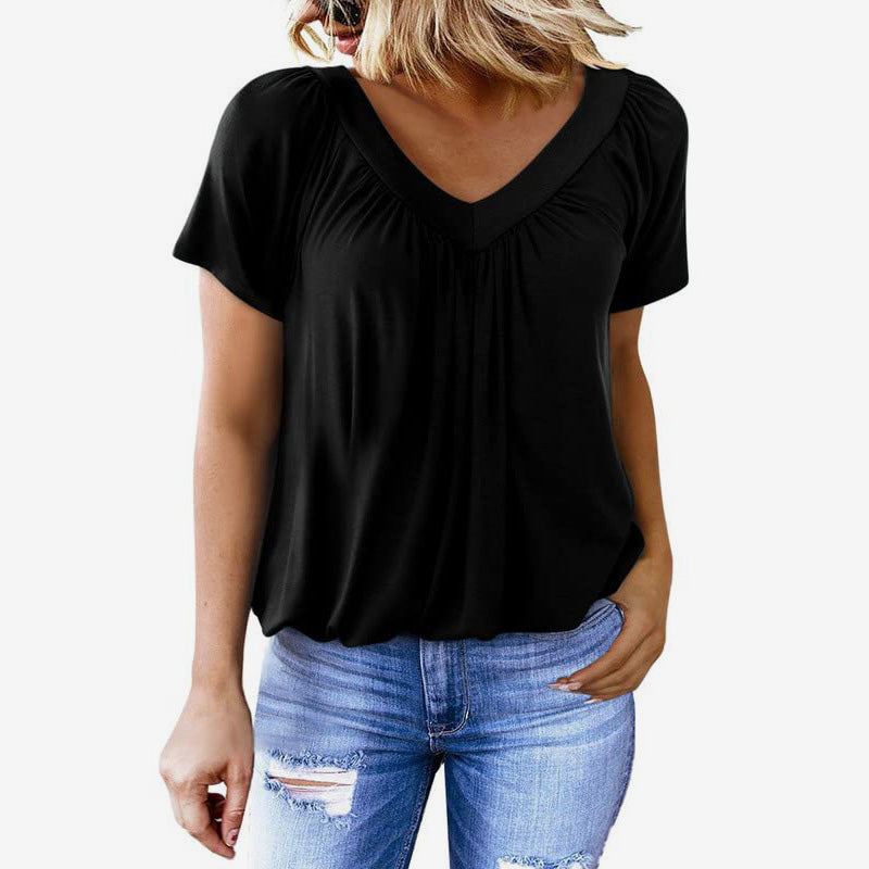 Veckad kortärmad T-shirt med V-ringning för kvinnor