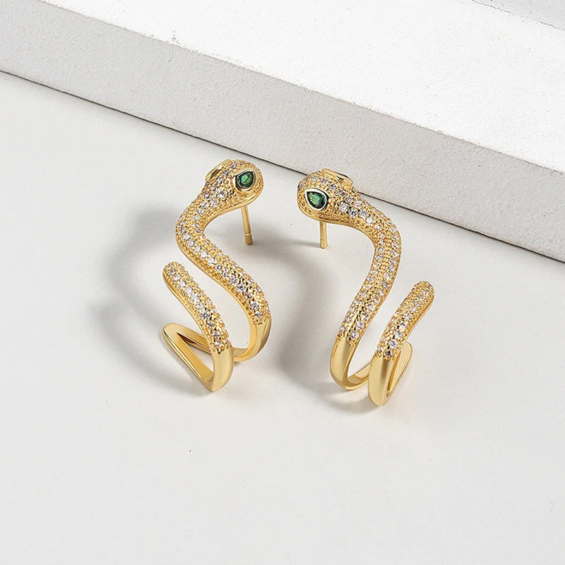 Smart ormformad öronklämma i silver 🐍