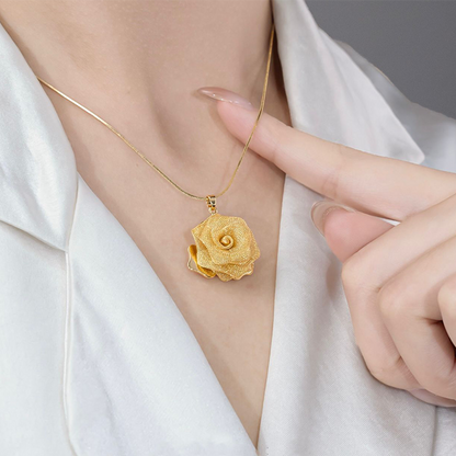 🌹Lätt och lyxigt rosahalsband