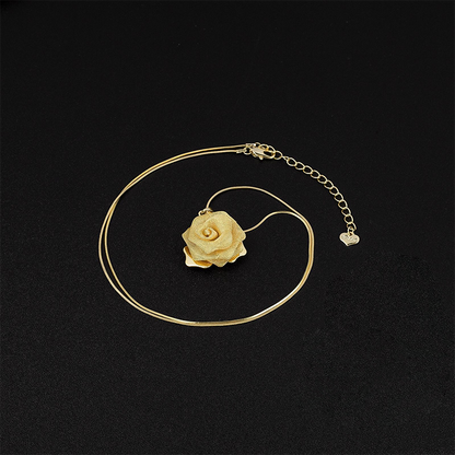 🌹Lätt och lyxigt rosahalsband